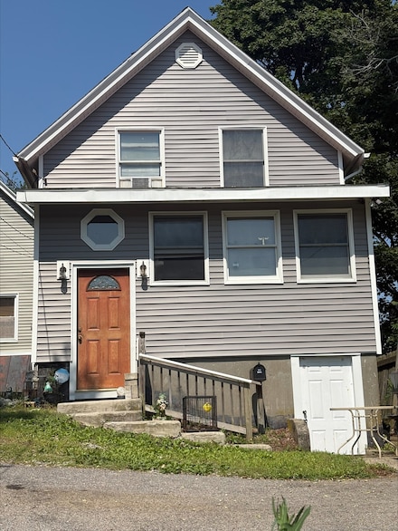 38 Mountain Ave, New London, CT 06320