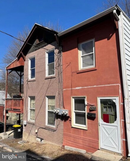 318 N 4th St, Pottsville, PA 17901