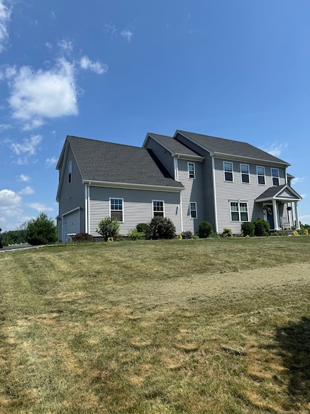 17 Farmington Dr, Northford, CT 06472