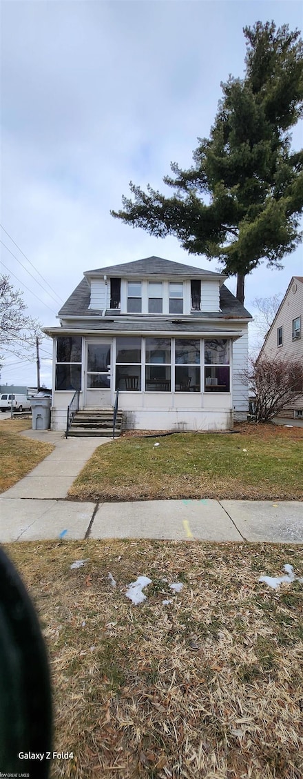 29 E Harry Ave, Hazel Park, MI 48030