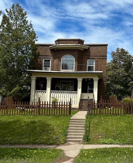1519 E 2nd St, Duluth, MN 55812
