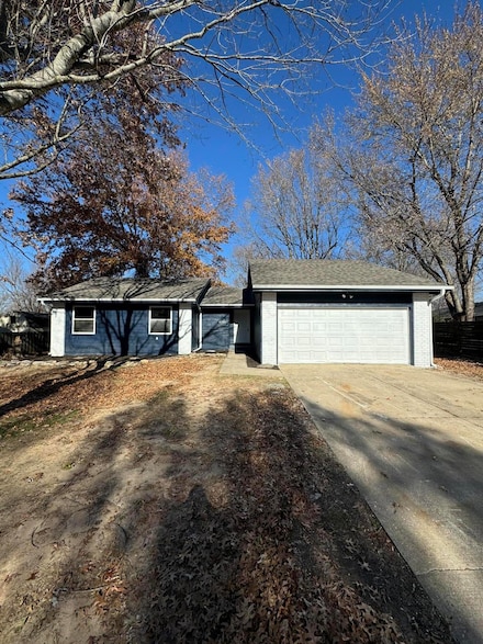 4321 W Mary St, Battlefield, MO 65619