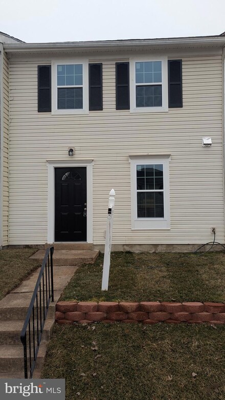 8634 Sumter Ct, Manassas Park, VA 20111