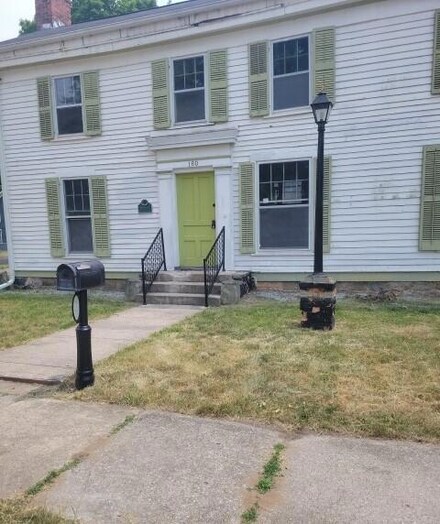180 E 3rd St, Constantine, MI 49042