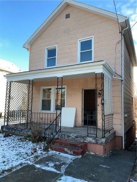 2727 Grandview Ave, McKeesport, PA 15132
