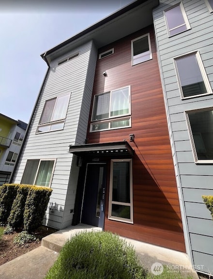 16338 NE 12th Place, Bellevue, WA 98008