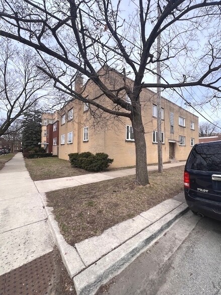 6238 N Leavitt St Unit 2S, Chicago, IL 60659