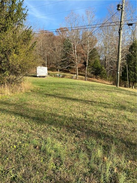 7005 S Hamilton Creek Rd, Columbus, IN 47201