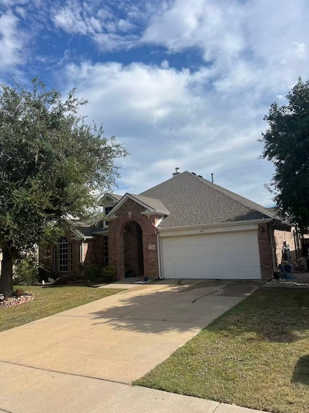 1748 Hidden Brook Dr, Grand Prairie, TX 75050