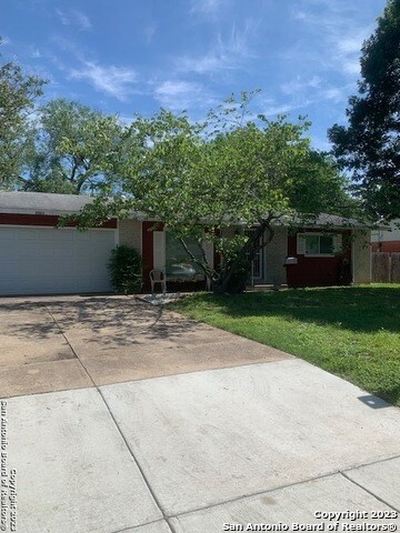 6023 Knoll Krest Dr, San Antonio, TX 78242