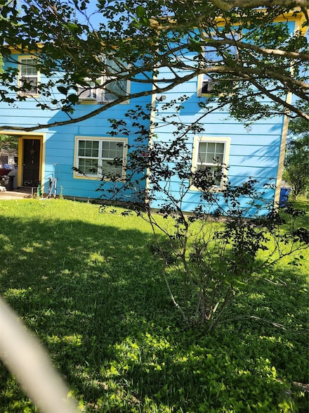 1202 4th Ave N, Texas City, TX 77590