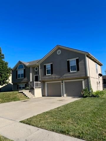 9805 E 221st St, Peculiar, MO 64078