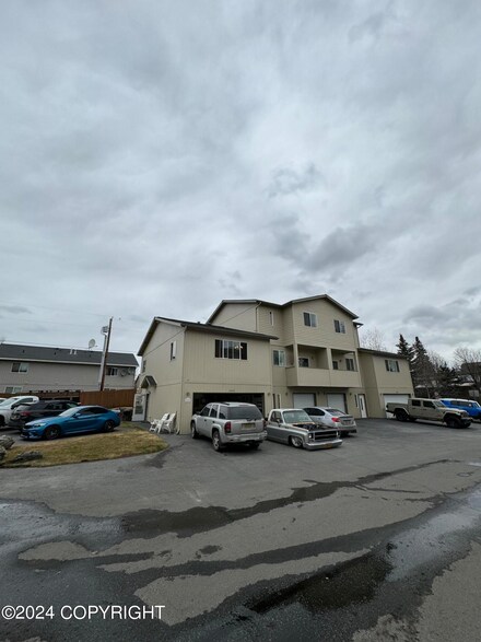 12106 Lucille Ln Unit 1, Anchorage, AK 99515