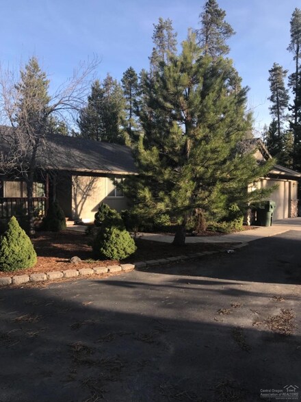 146627 Junos Rd, Gilchrist, OR 97737