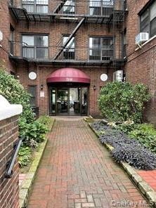 7234 Austin St Unit D4, Forest Hills, NY 11375