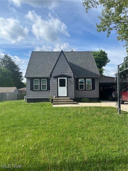 14 E Oakland Blvd, Struthers, OH 44471