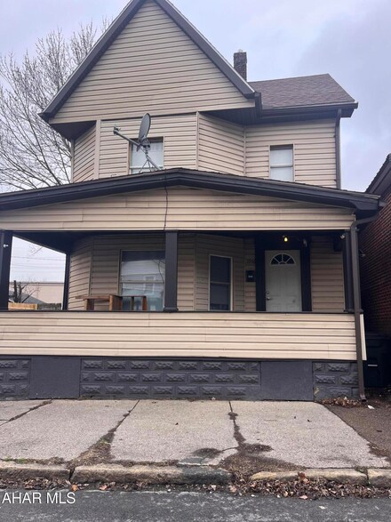 1916 8th Ave, Altoona, PA 16602