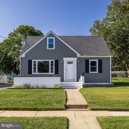 867 Independence Ave, Trenton, NJ 08610