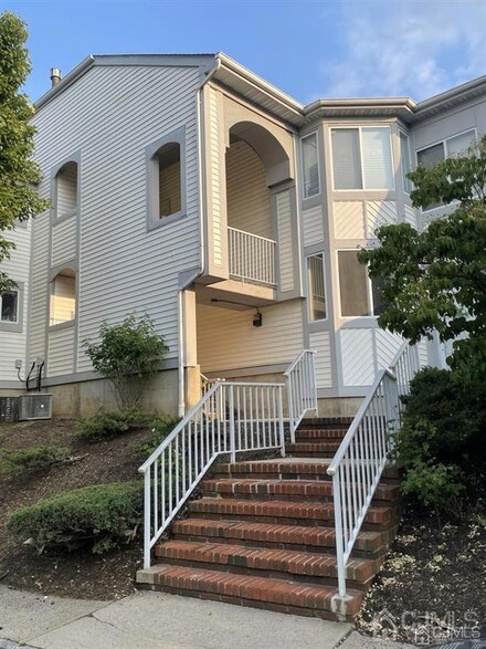 1406 Sabrina Ln, Piscataway, NJ 08854