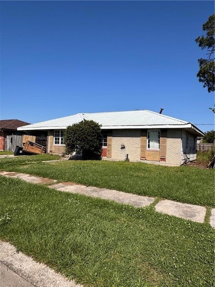 2404 Kenneth Dr, Violet, LA 70092
