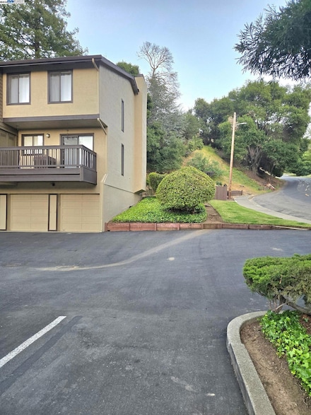 1069 Cedar Ct, Crockett, CA 94525