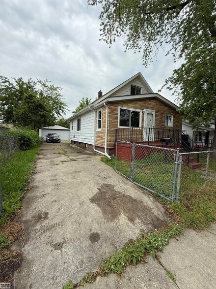 11011 Dodge Ave, Warren, MI 48089
