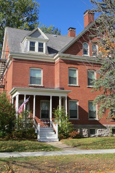 134 Us Oval, Plattsburgh, NY 12903