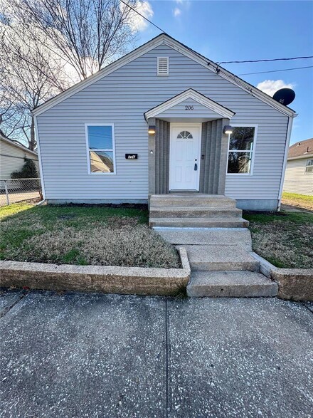 206 Broadway Ave, Crystal City, MO 63019