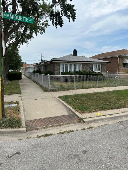 12901 S Marquette Ave, Chicago, IL 60633