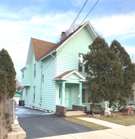 515 Douglas Ave, Elgin, IL 60120