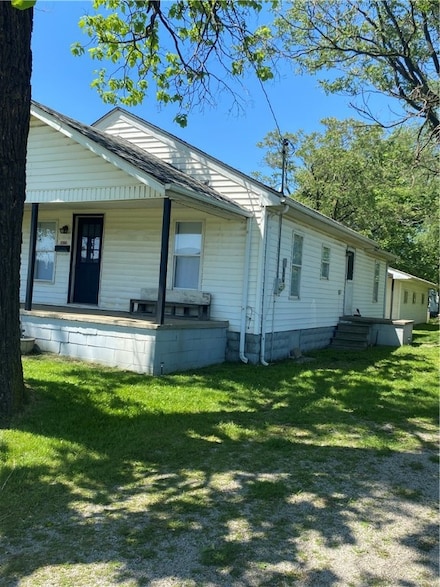 2260 E Locust St, Decatur, IL 62521