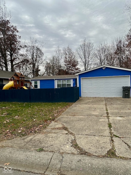 3831 Ireland Dr, Indianapolis, IN 46235