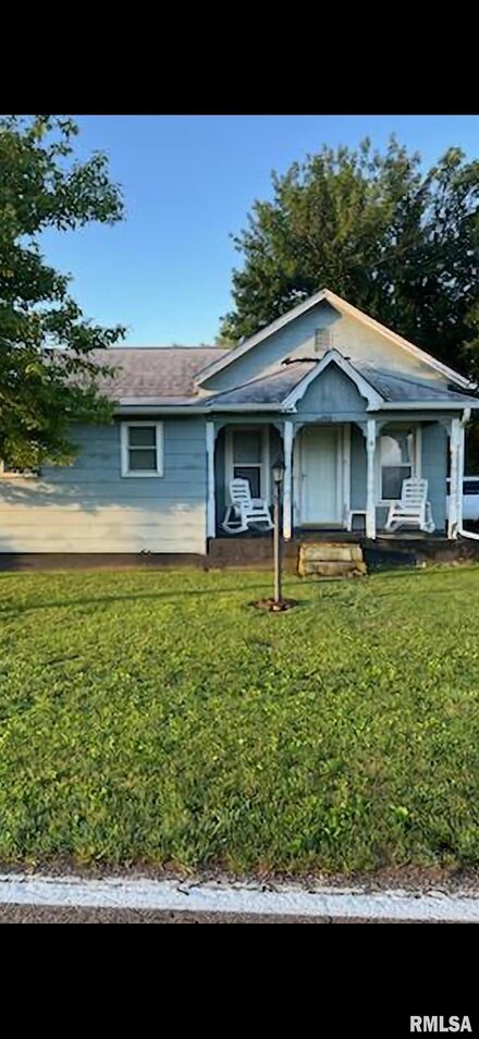 340 W 4th St, Latham, IL 62543