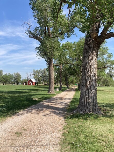 4206 Railroad Ave, Great Bend, KS 67530
