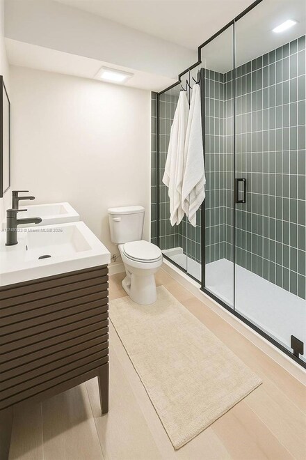 10185 Collins Ave Unit 323, Bal Harbour, FL 33154