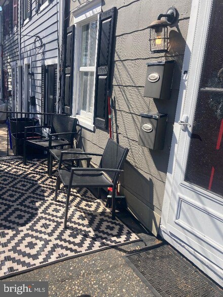 25 Dean St, Annapolis, MD 21401