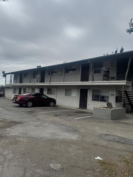 318 Dumont Ave, Hayward, CA 94544