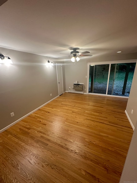 1622 Farmington Ave Unit 1, Unionville, CT 06085