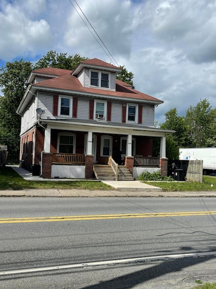 1664 W Main St, Stroudsburg, PA 18360
