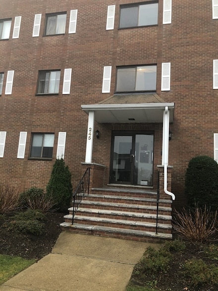 245 Sea St Unit 16, Quincy, MA 02169