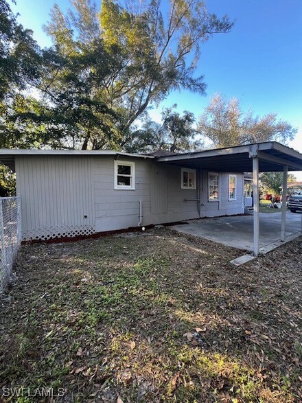 3828 Washington Ave, Fort Myers, FL 33916