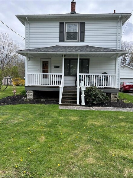 663 Clark St, Conneaut, OH 44030