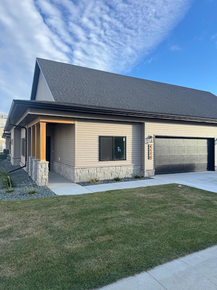 4176 Arthur Dr, Fargo, ND 58104