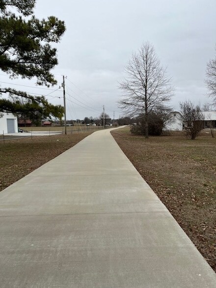 968 Klenc Rd, Tontitown, AR 72762