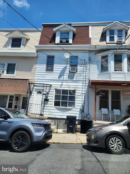8 S 19th St, Pottsville, PA 17901