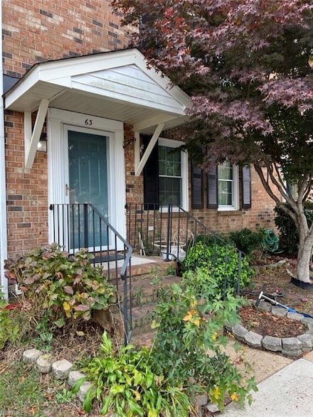 63 Charles Parish Dr, Poquoson, VA 23662