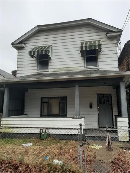 321 Woodward Ave, Mc Kees Rocks, PA 15136