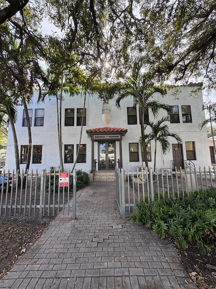 2000 Monroe St Unit 8, Hollywood, FL 33020