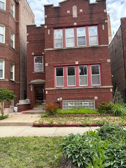 7713 S Cornell Ave, Chicago, IL 60649