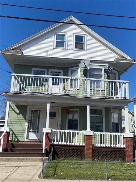 69 Hanover St, Providence, RI 02907